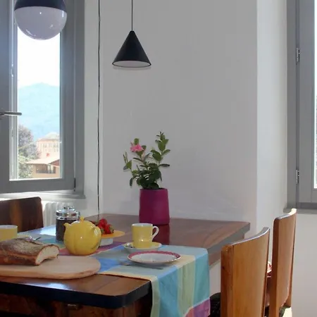 בית נופש Due Colonne - By Lovecomo מנאג'יו